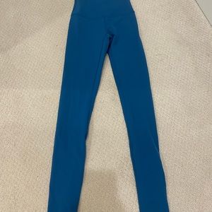 wunder under, 28”inseam, size 2,